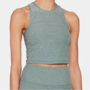 Women’s Vuori Pose Plyo Tank
Size: Small
Color: Stormy Heather